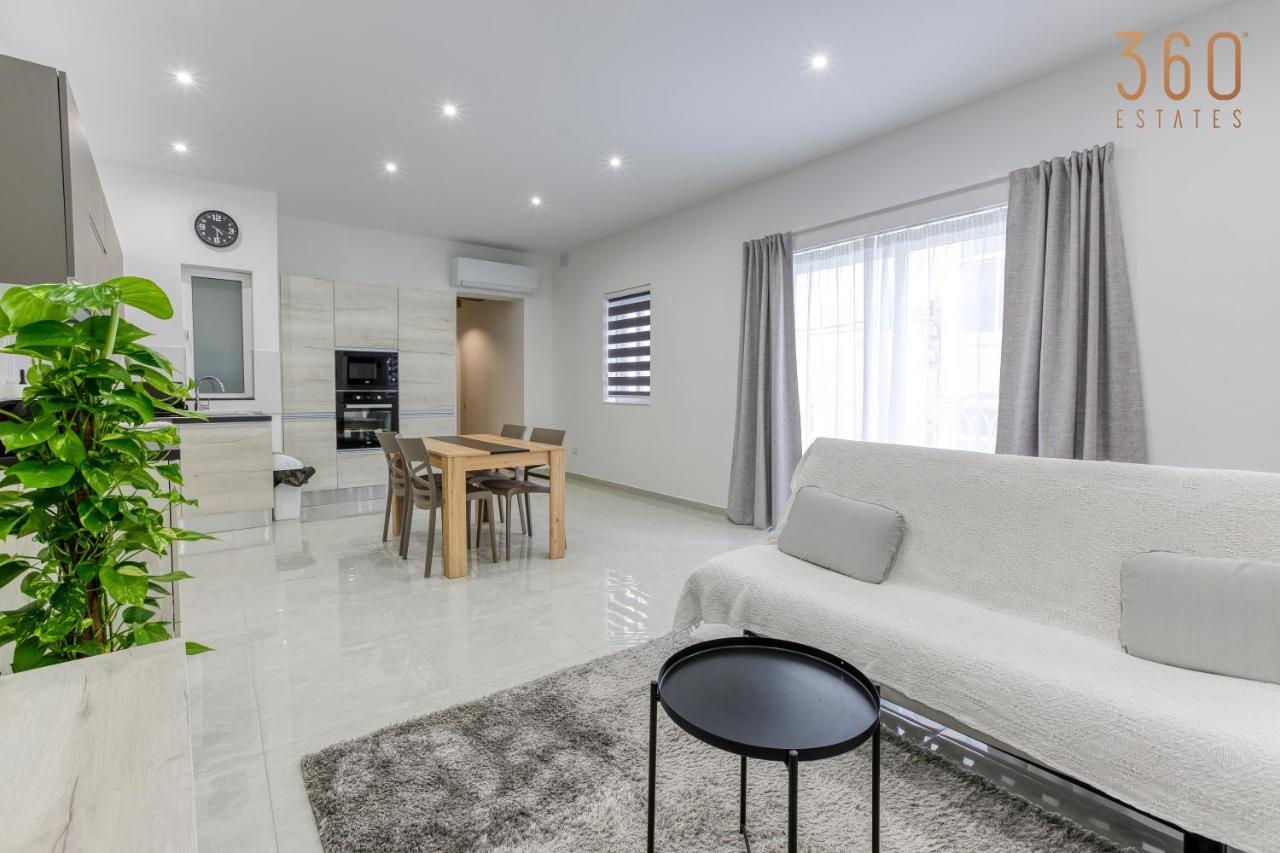 A Lovely 1Br Home With Balcony Just Off The Coast By 360 Estates Saint Julian's 외부 사진