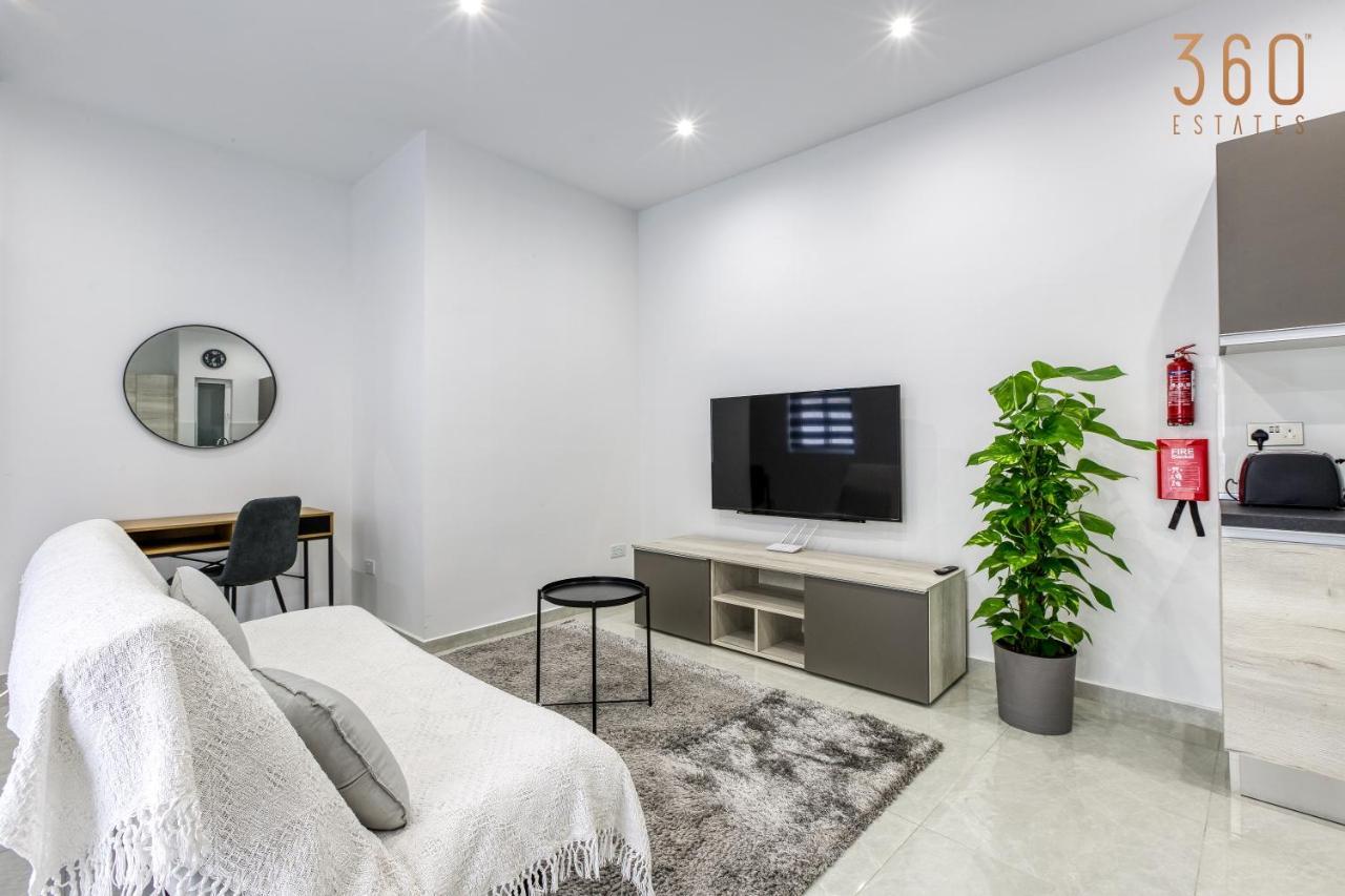A Lovely 1Br Home With Balcony Just Off The Coast By 360 Estates Saint Julian's 외부 사진